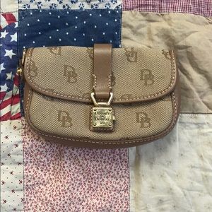 A hand bag
